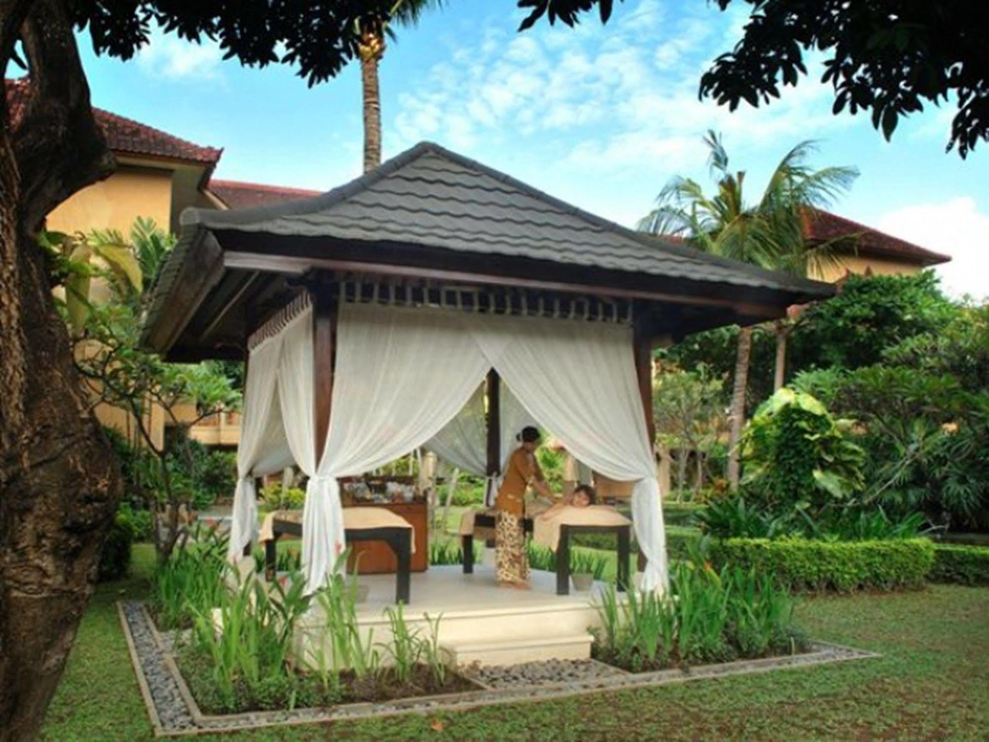 Dewi Sri Hotel Legian Exteriör bild